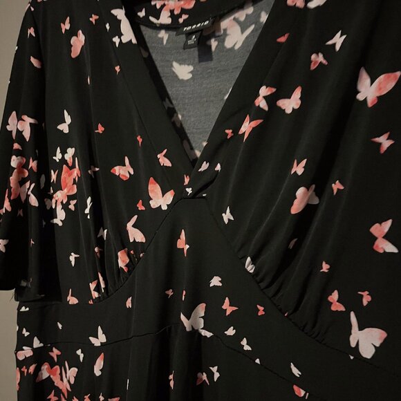 Torrid Butterfly Print V-Neck Flutter Sleeve Dress - Picture 3 of 5